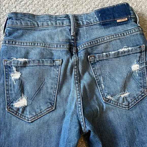 MOTHER Blue Distressed Ankle Length Jeans - Picture 4 of 8